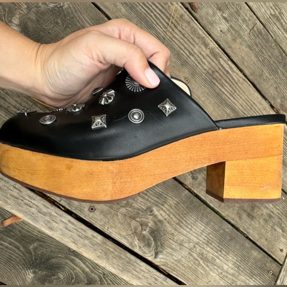 Urban Outfitters Wooden Clog Mule - Picture 5 of 8